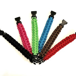 Einfarbiges Armband aus Paracord