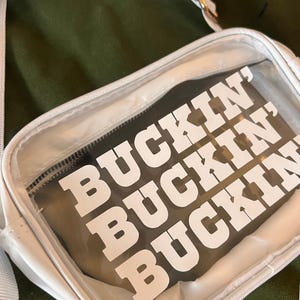 Borsa da stadio trasparente BUCKIN' bianca: un must per il Cowboy Carter Tour / Approvata dallo stadio