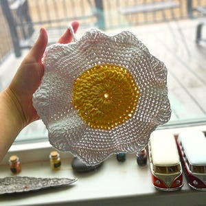 Sunny side up crochet egg pot holder