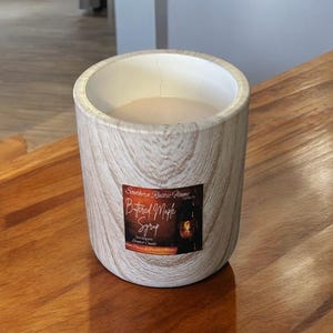 11 Unzen Holzmaserung Keramikbehälter, golden in der Farbe, duftenden Butterahornsirup.
