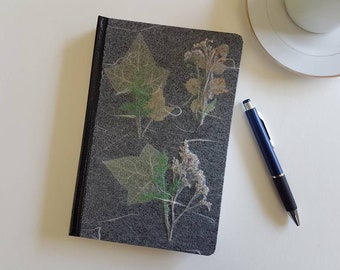 Cuaderno de tapa dura con diseño de flores prensadas – Cuaderno de papel hecho a mano (n.º 1)