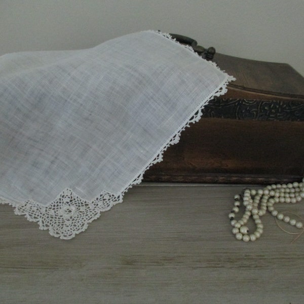 FREE SHIPPING Vintage Venice Lace Hanky Handkerchief Handkerchef Hankie Wedding White