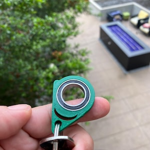 3D Printed Mini Fidget Karambit Keychain: Stress Relief Toy