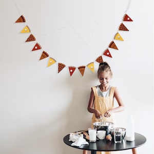 Slices of Pie Felt Garland