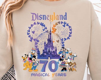 Disneyland 70 magische Jahre Sweatshirt, Disneyland 70-jähriges Jubiläum Hoodie, Mickey & Friends Feier Pullover, Disneyland Urlaub Sweat