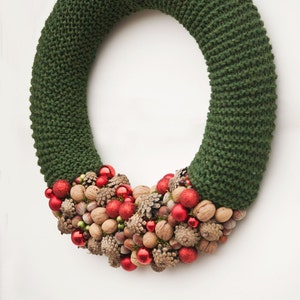 Green Christmas wreath, Winter wreath, Holiday wreath, Front door wreath, Rustic Christmas wreath