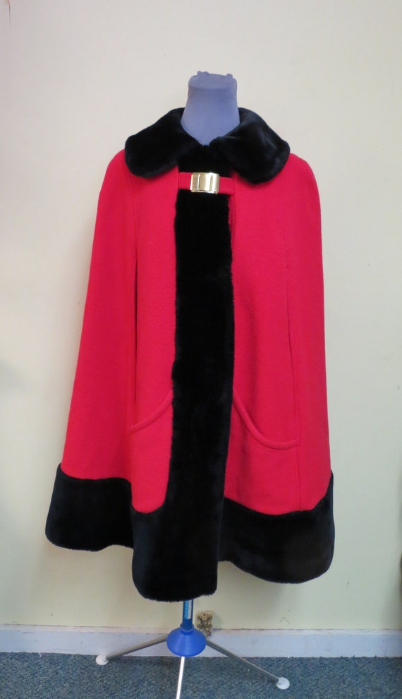 Vintage Juli de Roma Red/black Faux Fur Wool Cape… - image 2