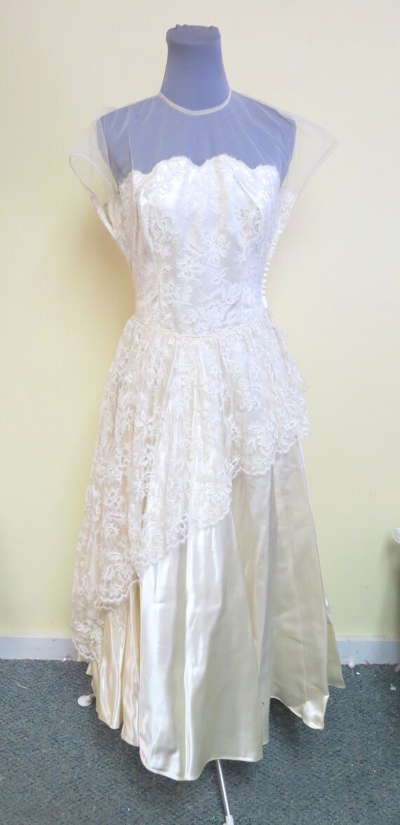 Vintage 50's Ivory Satin and Lace Wedding Dress, … - image 2