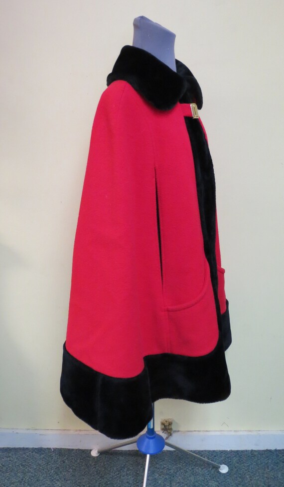 Vintage Juli de Roma Red/black Faux Fur Wool Cape… - image 9