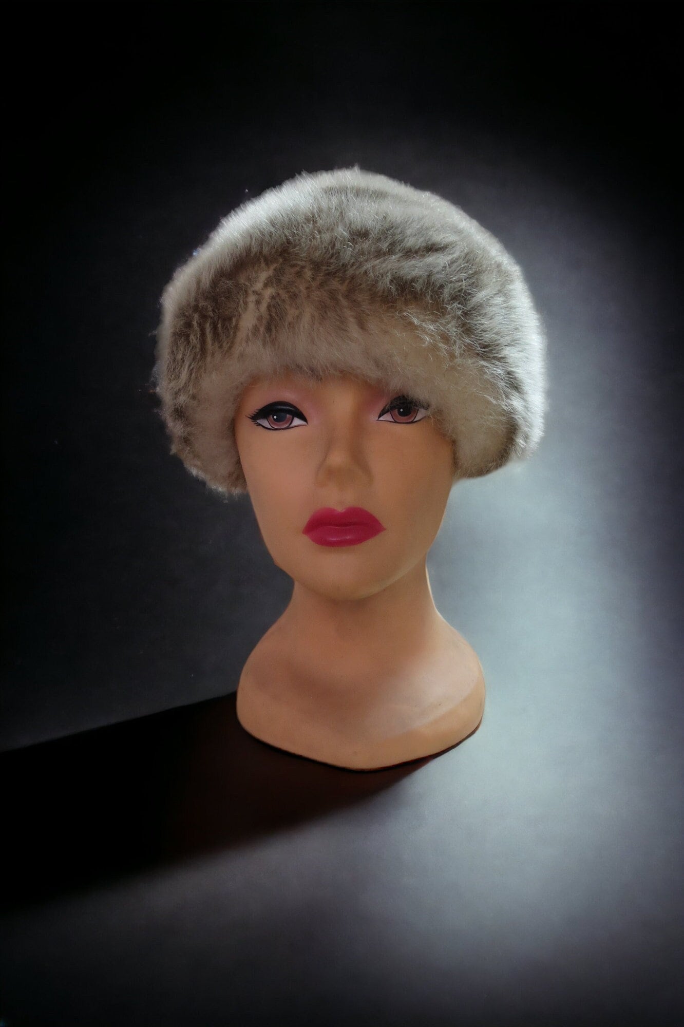 Sheepskin Hat, Vintage, Tuscan Italy Sherpa Shearling Fur  display picture 1