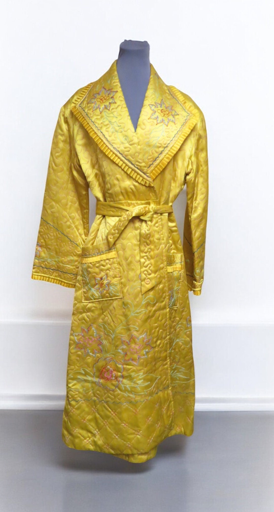 Vintage 40's Oriental Asian Beautiful Robe, With Belt, Embroidered ...