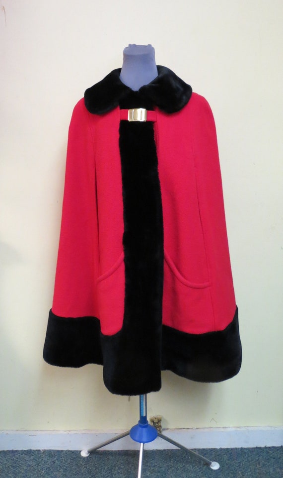 Vintage Juli de Roma Red/black Faux Fur Wool Cape… - image 5