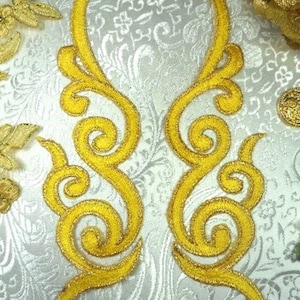 GB89 Embroidered Applique MIRROR PAIR Yellow Gold Scroll Metallic Iron On Patch 6.75"  (GB89X-ylgl)