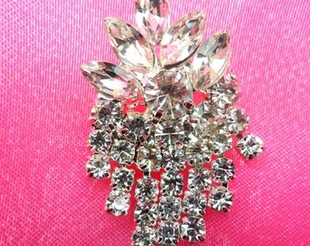 ACT/XR182 Crystal Rhinestone Applique Glorious Dangles Glass Silver Embellishment 1.5" (ACT/XR182-slcr)