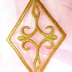 GB348 Embroidered Applique Gold Metallic Iron On Designer Patch 4.25"  (GB348-gl)