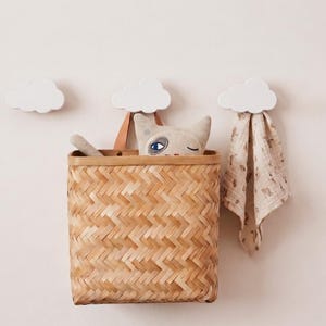 Juego de 3 ganchos de madera con forma de nube, 8 cm | Percheros decorativos para chaquetas y bolsos | Almacenaje para habitación infantil "Theo" blanco
