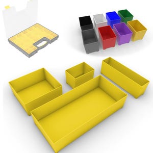 Pode incluir: Uma mala organizadora de plástico transparente com interior amarelo e pega, juntamente com vários recipientes de armazenamento amarelos e coloridos. Os recipientes são de várias formas e tamanhos, incluindo retangulares e quadrados, e vêm em preto, branco, vermelho, azul, verde, roxo e amarelo.