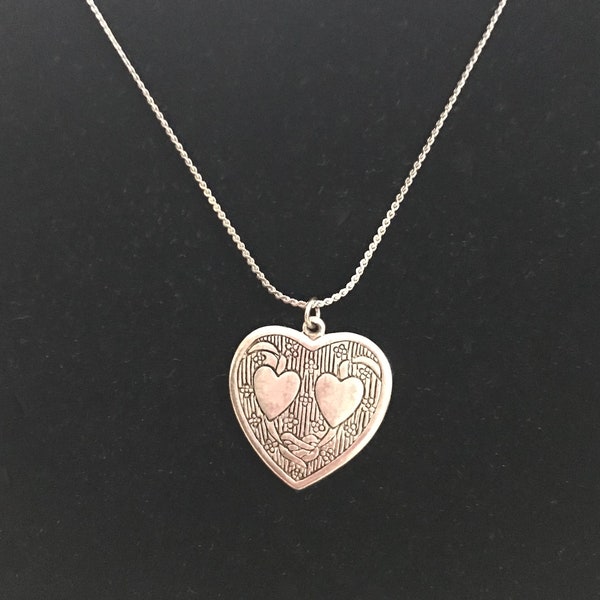 Triple Heart pendant in silver tone -  Valentine Pendant - Forget-Me-Nots and hearts necklace - Gift for Her