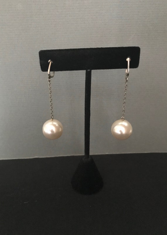 Large Vintage Faux Pearl Dangle Earrings - Screw … - image 3