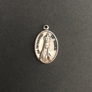Vintage Our Lady of Fatima silver tone medal - Vintage Religious Medal - Medal for your chain
