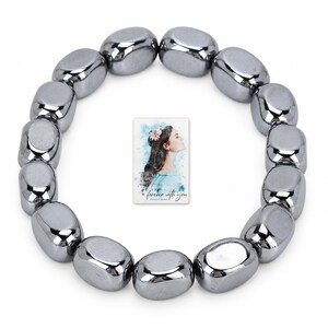 Metallic Grey Bead Bracelet, catalog view. A personalized digital greeting card is shown alongside.