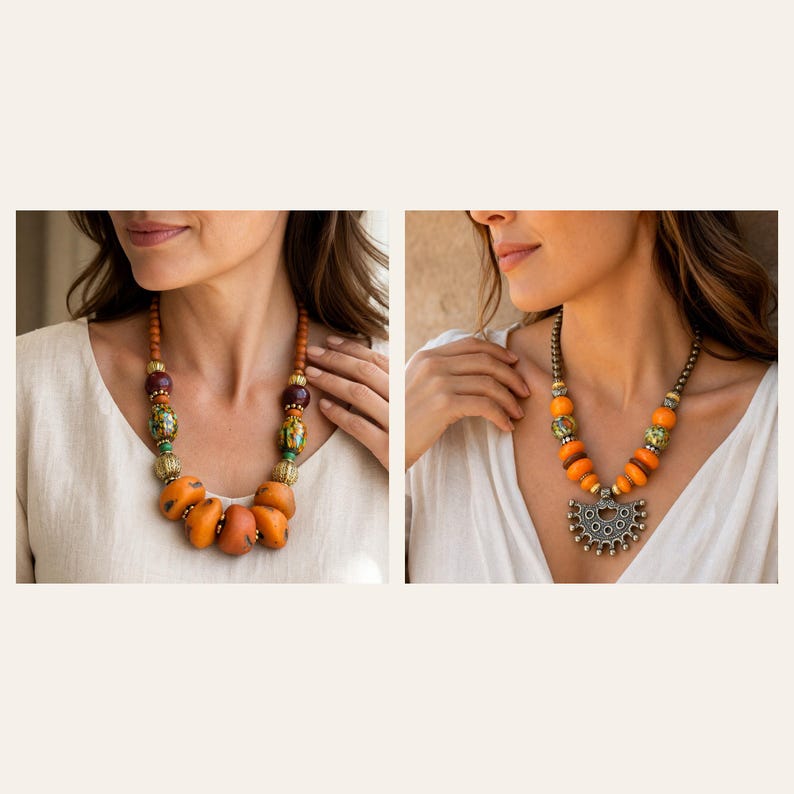 Puede incluir: Dos collares con cuentas naranjas, marrones y estampadas. El collar de la izquierda tiene cuentas naranjas grandes y espaciadores dorados. El de la derecha incluye cuentas naranjas, espaciadores met&aacute;licos y un colgante plateado semicircular.