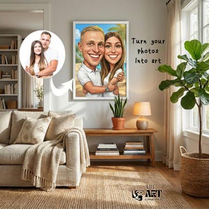 K&ouml;nnte beinhalten: Ein gerahmtes Cartoon-Portr&auml;t eines l&auml;chelnden Paares, das sich umarmt, vor einer Strandkulisse. Das Kunstwerk befindet sich in einem wei&szlig;en Rahmen, mit dem Text "Turn your photos into art" sichtbar. Ein kleineres inset-Bild zeigt das Paar auf einem Foto. Das Gift Art Dream Logo befindet sich unten.