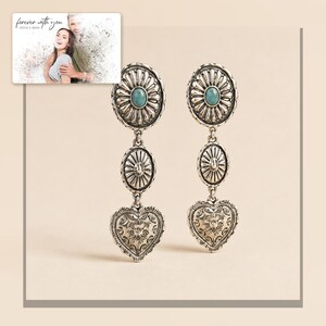 Turquoise Tone Jewelry, linen flatlay view, photo 6.