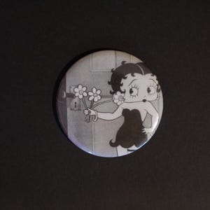 Betty Boop Button Pin – Timeless Hollywood Icon!