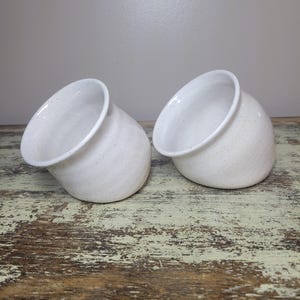 Saleiro branco | Saleiro minimalista de cerâmica | Organizador de cozinha estilo fazenda | Recipiente para temperos na bancada