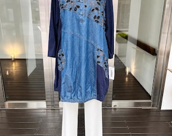 MACHIKO KIKUCHI Túnica azul vaquero con bordado floral y cuello alto – Diseño japonés, top de manga larga para mujer, nuevo estilo kawaii.
