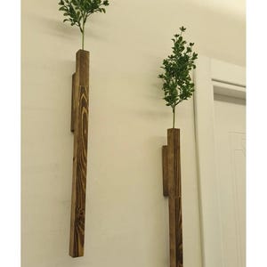 Dekorativer Blumenhalter aus Holz Wanddekor Rustikaler Blumenhalter Kunstblume Haus Eingang Balkon Planter 50 cm