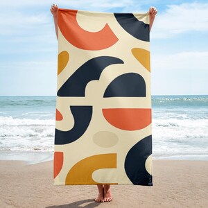 Abstract Geometric Beach Towel – Modern Shapes Print Bath Sheet for Pool & Travel