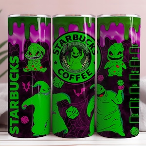 Peut inclure: Un gobelet en acier inoxydable sur le thème d'Halloween. Le design présente un personnage vert d'Oogie Boogie, des dés et le logo Starbucks Coffee. Le fond est violet avec de la bave verte dégoulinante.