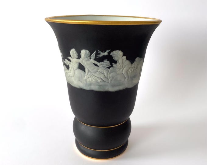 Camille Tharaud Limoges Porcelain Vase – Pâte-sur-pâte – Putti Design, Fine Gilding – Art Deco, 1930s