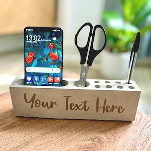 Plateau organisateur personnalisé pour papeterie en béton - Nom personnalisé en vinyle - Décoration minimaliste faite main - Cadeau unique pour lui/elle