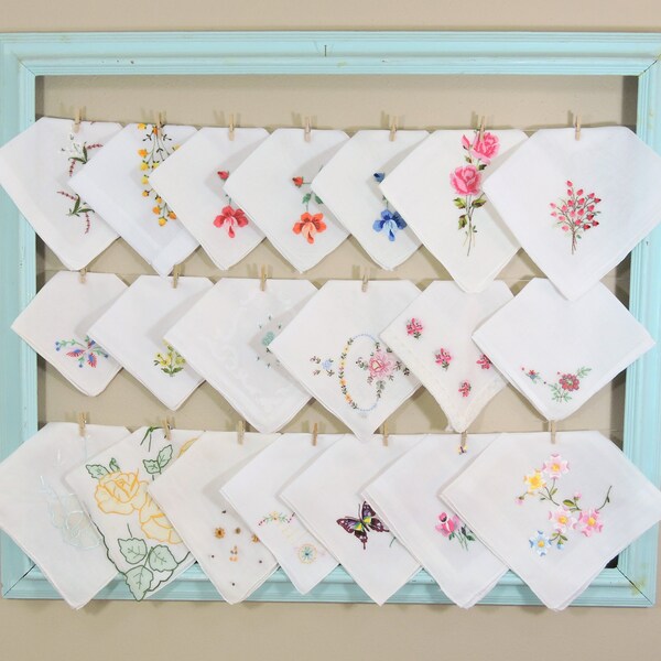 Flower Embroidered Vintage Hankies / Vintage Flower Hankerchiefs / Vintage Ladies Hankies / Vintage Snot Rags