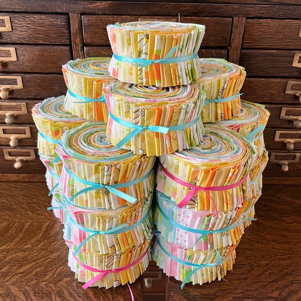 ONE Colorful Vintage Sheet Jelly Roll / Rainbow Jelly Roll Race Quilt Strips / Vintage Linen Quilting