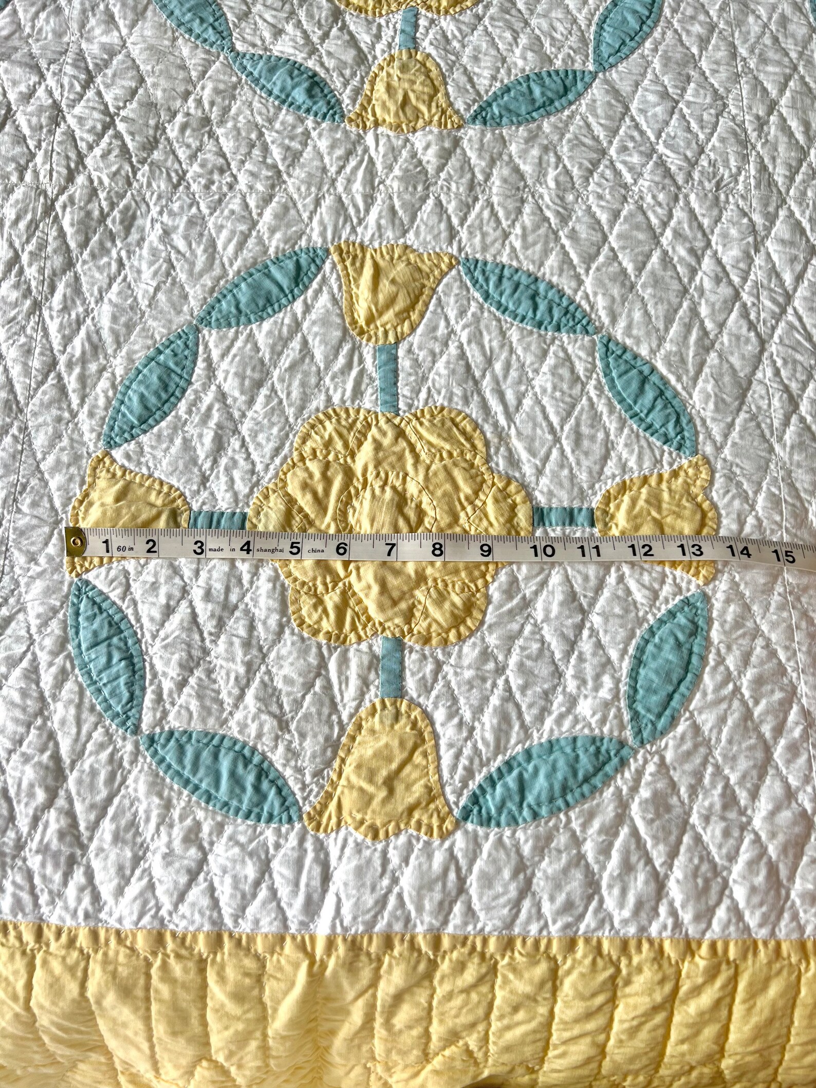 Vintage Flower Appliqué Quilt / Yellow Flower Quilt / Hand Etsy
