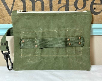 Vintage Military Duffle Zipper Pouch / Army Duffle Bag Zipper Pouch / Military Canvas Clutch / Army Green Zipper Bag