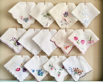 Vintage Embroidered Flower Hankies - White Vintage Ladies Hankies