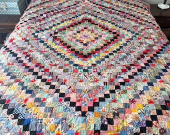 Vintage Trip Around the World Quilt - 75 x 83 inches