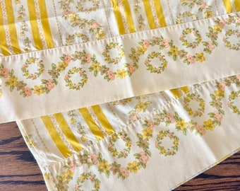 Vintage Yellow Floral Pillowcase set / Pair of Floral Pillowcases / Vintage Bedding