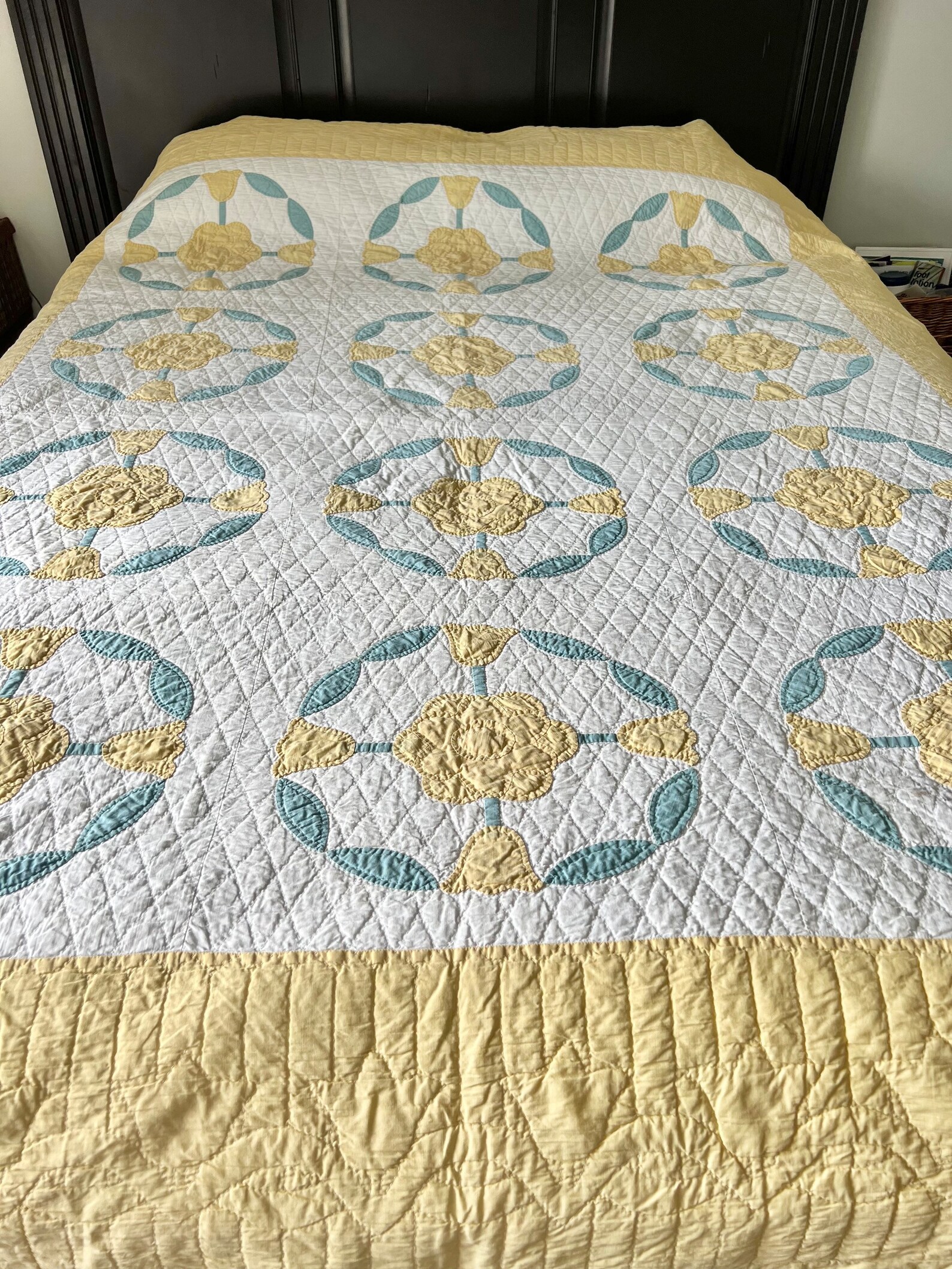 Vintage Flower Appliqué Quilt / Yellow Flower Quilt / Hand Etsy