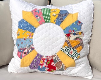 Vintage Friendship Circle Quilt Pillow COVER  / Vintage Dresden Plate Quilt Pillow Sham / Dresden Plate Quilt Block Square Pillow Cover