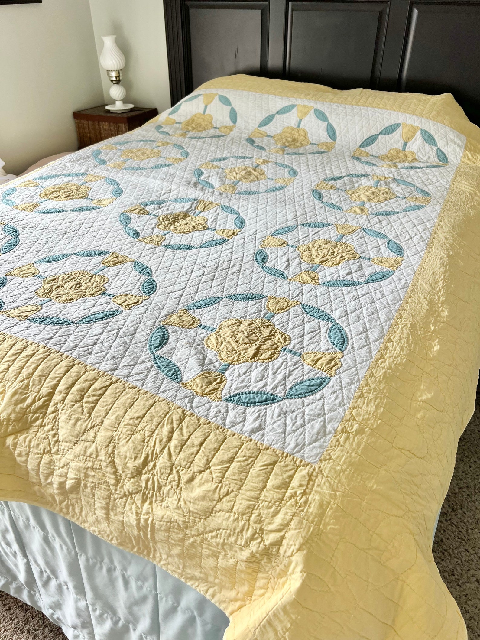 Vintage Flower Appliqué Quilt / Yellow Flower Quilt / Hand Etsy
