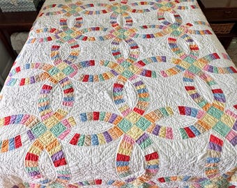 Vintage Double Wedding Ring Quilt -Twin Quilt 73 x 98 inches
