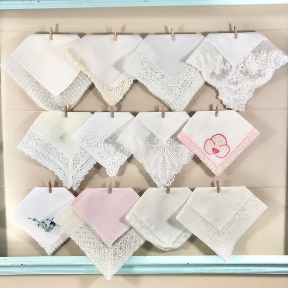 Vintage Lace Hankies / Lace Edged Hankerchiefs / L