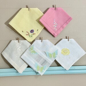 Vintage Floral Hankies / Misc. Floral Handkerchiefs / Ladies Hankies Snot Rags