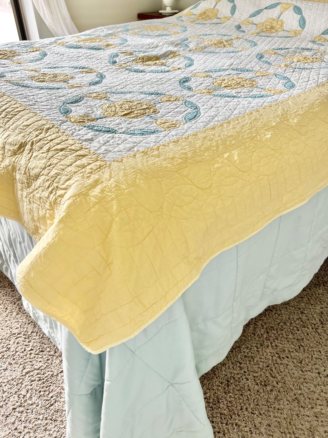 Vintage Flower Appliqué Quilt / Yellow Flower Quilt / Hand Etsy